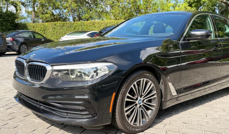 2019 BMW 5 Series 530e iPerformance full