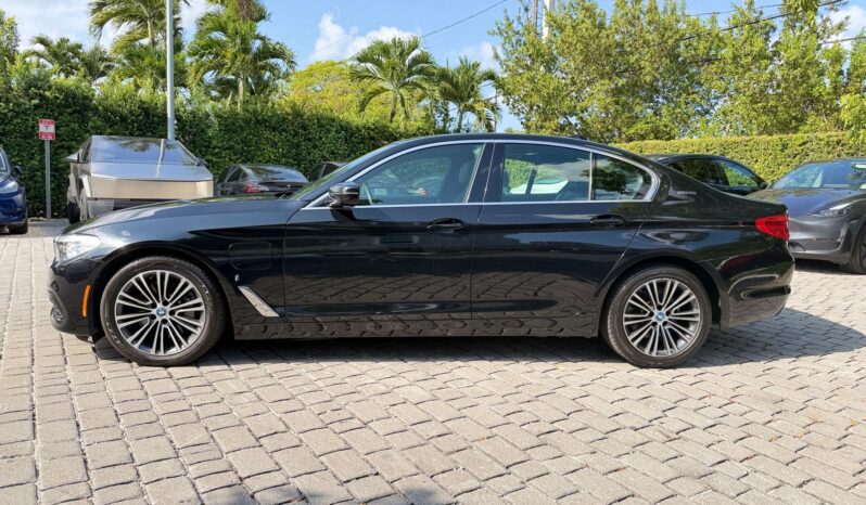 2019 BMW 5 Series 530e iPerformance full