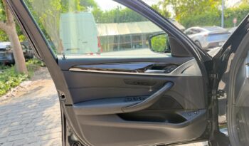 2019 BMW 5 Series 530e iPerformance full