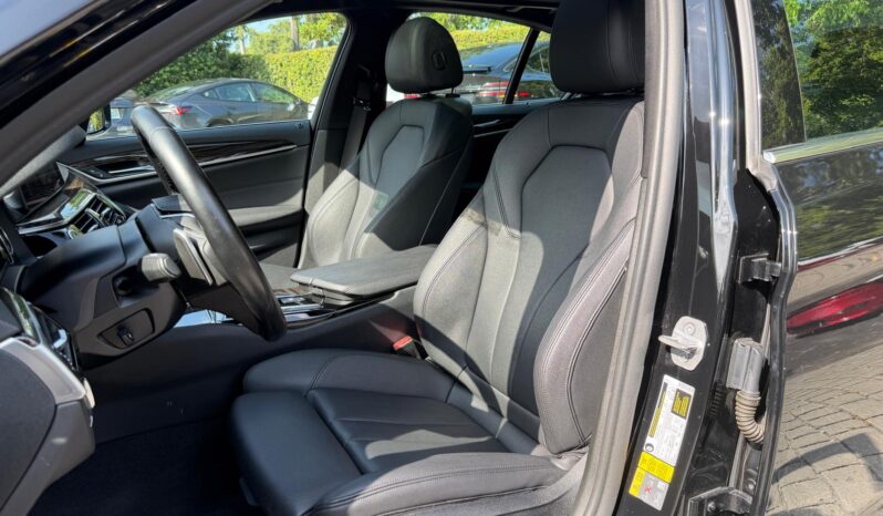 2019 BMW 5 Series 530e iPerformance full