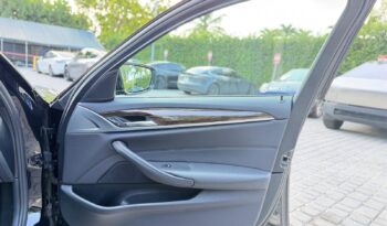 2019 BMW 5 Series 530e iPerformance full