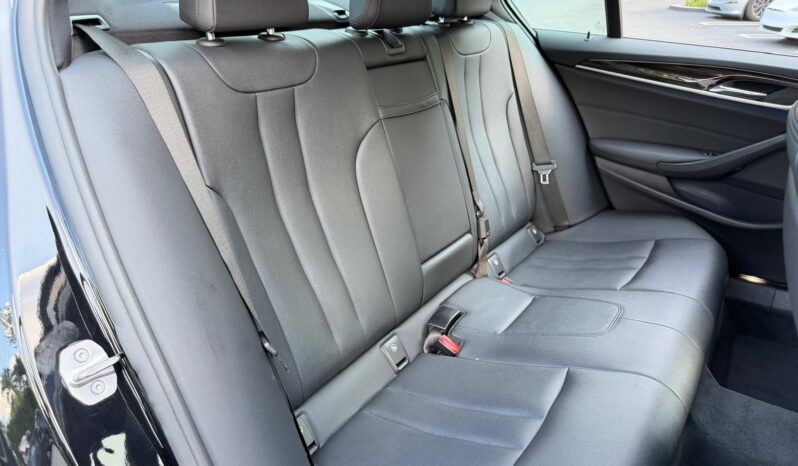 2019 BMW 5 Series 530e iPerformance full