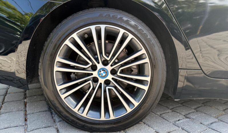 2019 BMW 5 Series 530e iPerformance full