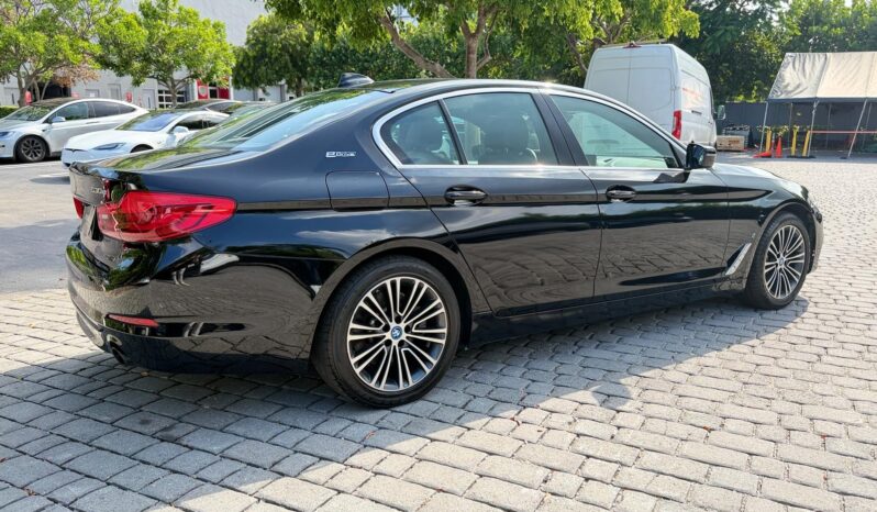 2019 BMW 5 Series 530e iPerformance full