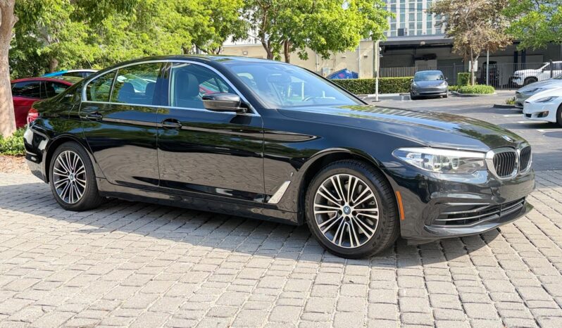 2019 BMW 5 Series 530e iPerformance full