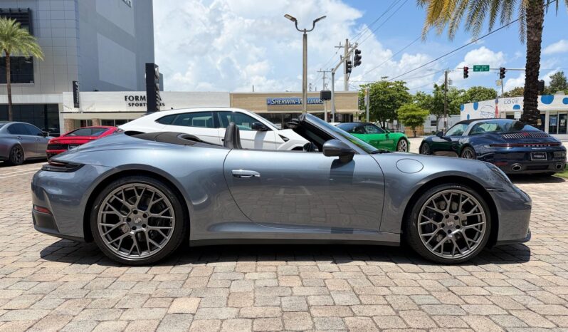 2026 Porsche 911 Carrera Cabriolet full