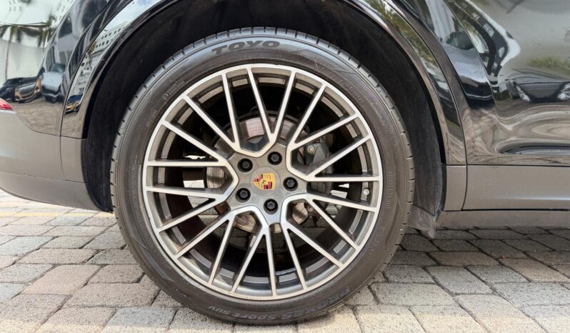 2020 Porsche Cayenne S Coupe full