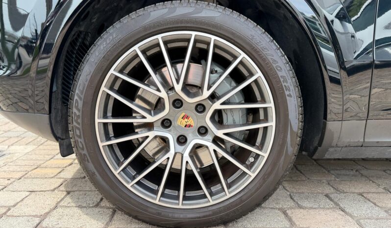 2020 Porsche Cayenne S Coupe full