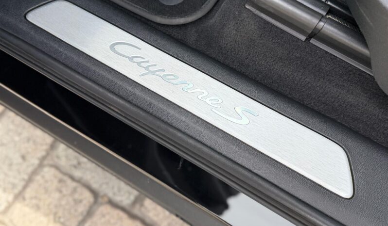 2020 Porsche Cayenne S Coupe full
