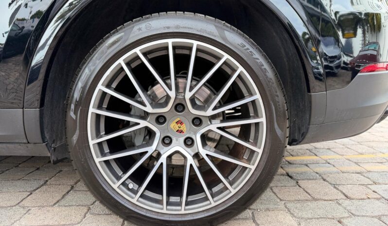 2020 Porsche Cayenne S Coupe full