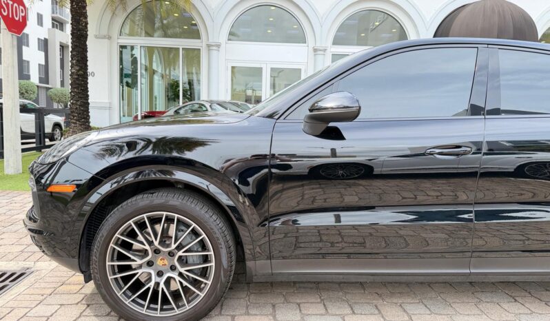 2020 Porsche Cayenne S Coupe full