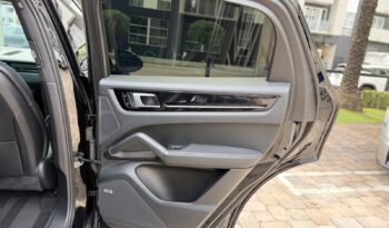 2020 Porsche Cayenne S Coupe full