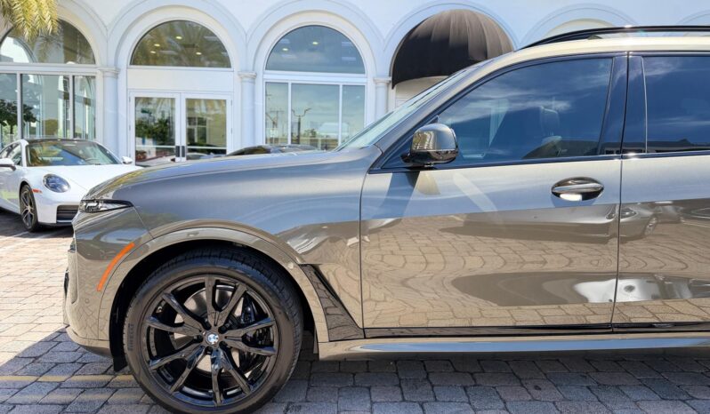 2025 BMW X7 xDrive40i full
