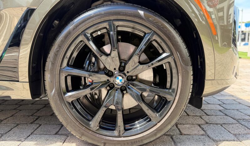 2025 BMW X7 xDrive40i full
