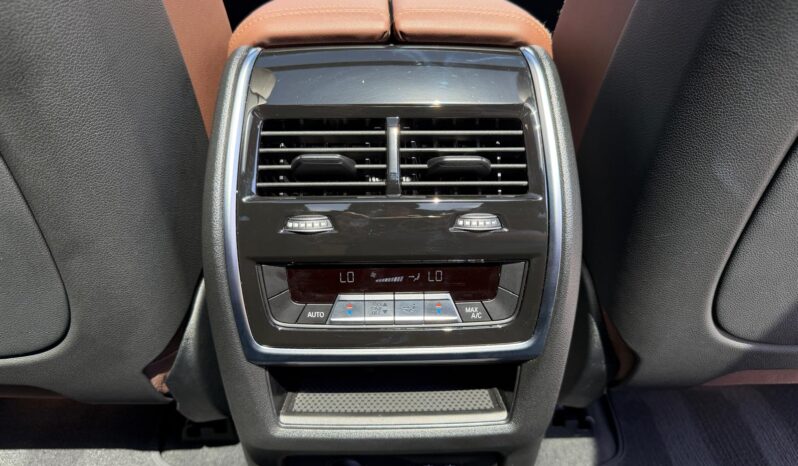 2025 BMW X7 xDrive40i full