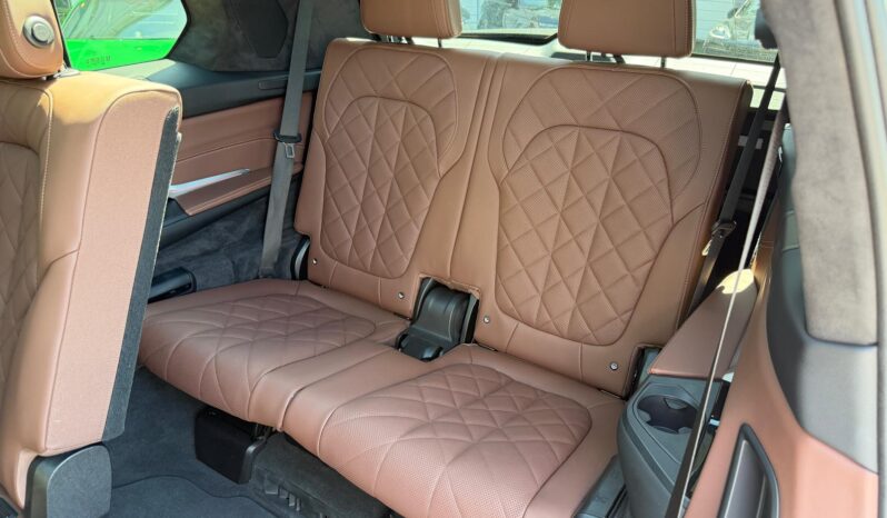 2025 BMW X7 xDrive40i full