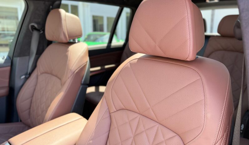 2025 BMW X7 xDrive40i full