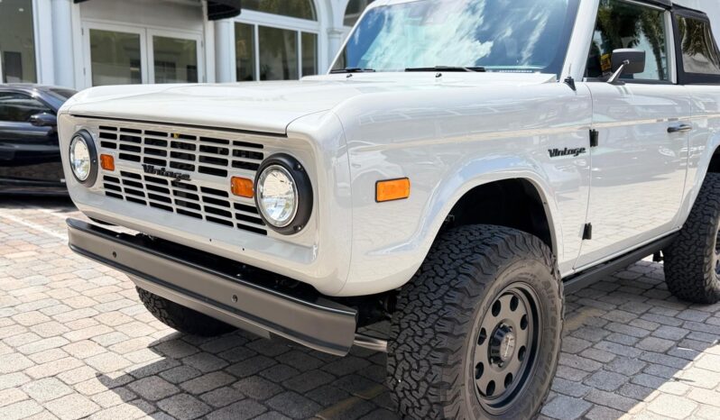 2025 Ford Bronco Badlands Vintage Modern full