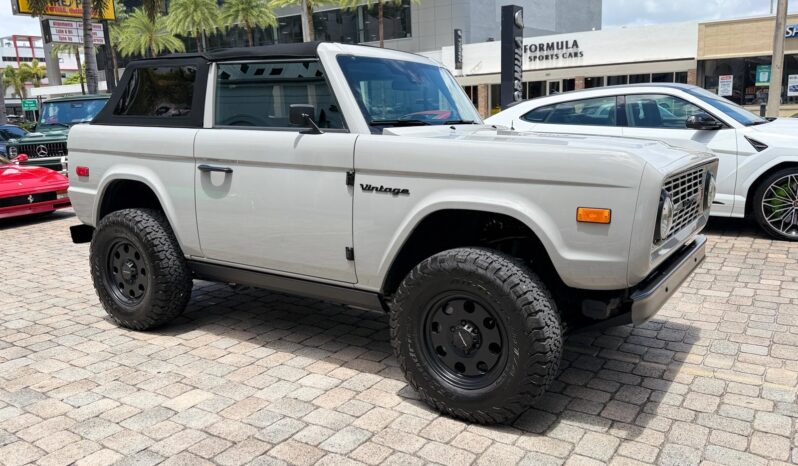 2025 Ford Bronco Badlands Vintage Modern full