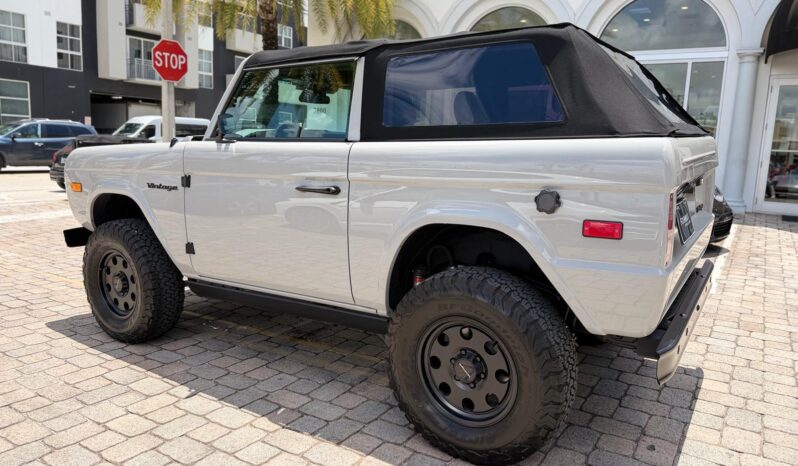 2025 Ford Bronco Badlands Vintage Modern full