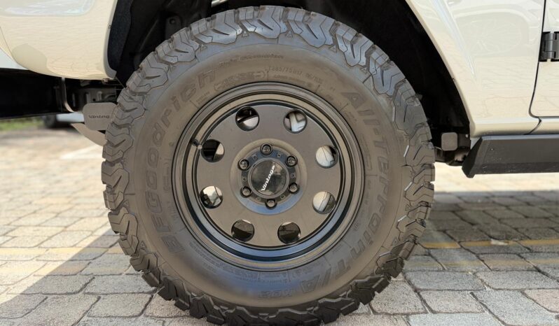 2025 Ford Bronco Badlands Vintage Modern full