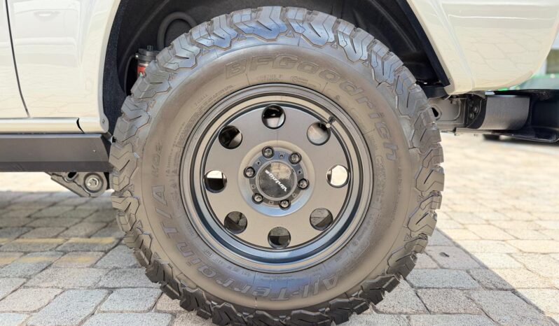 2025 Ford Bronco Badlands Vintage Modern full