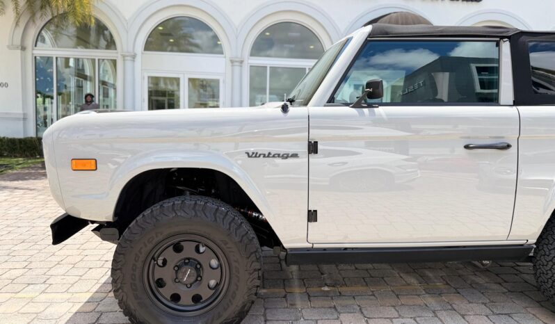 2025 Ford Bronco Badlands Vintage Modern full