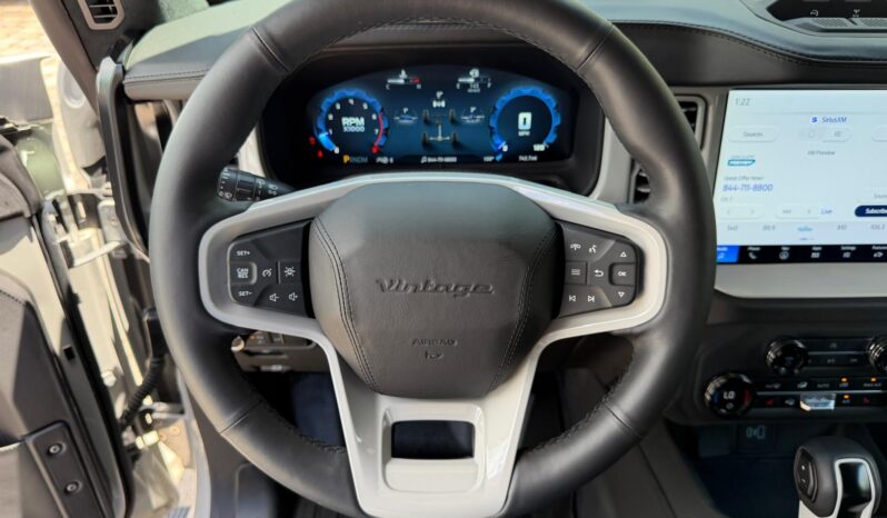 2025 Ford Bronco Badlands Vintage Modern full