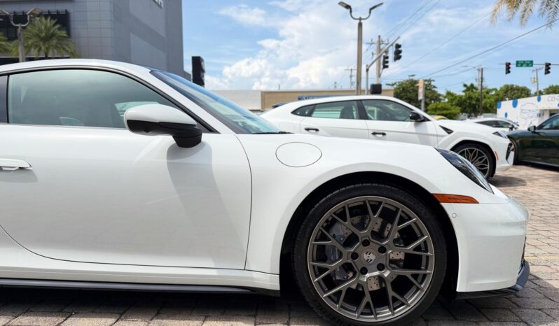 2025 Porsche 911 Carrera full