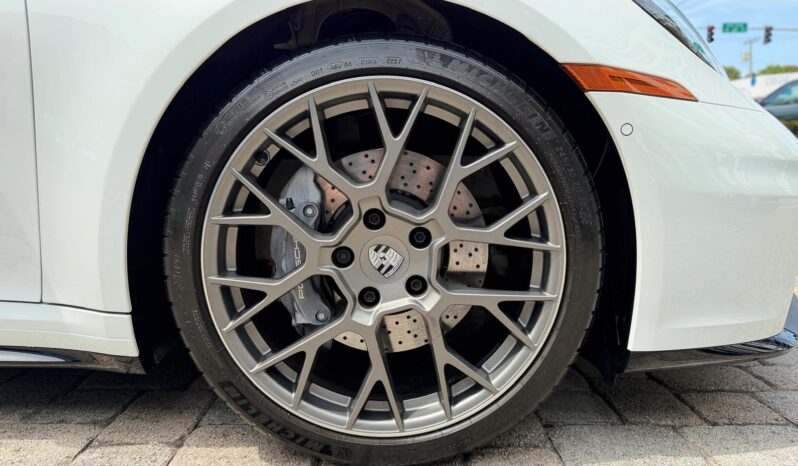 2025 Porsche 911 Carrera full