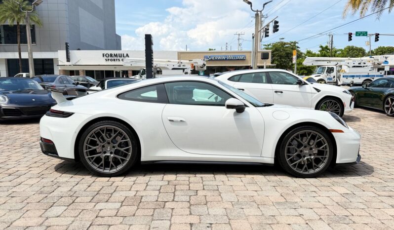 2025 Porsche 911 Carrera full