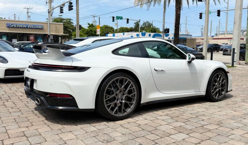 2025 Porsche 911 Carrera full