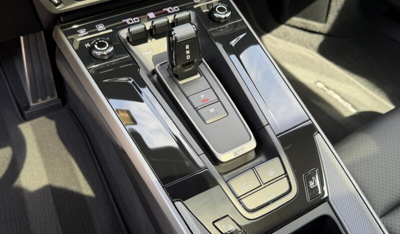 2025 Porsche 911 Carrera full