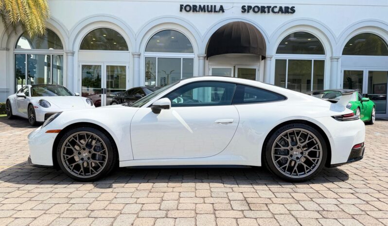 2025 Porsche 911 Carrera full