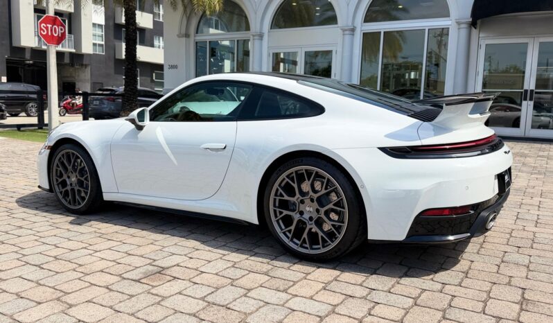 2025 Porsche 911 Carrera full