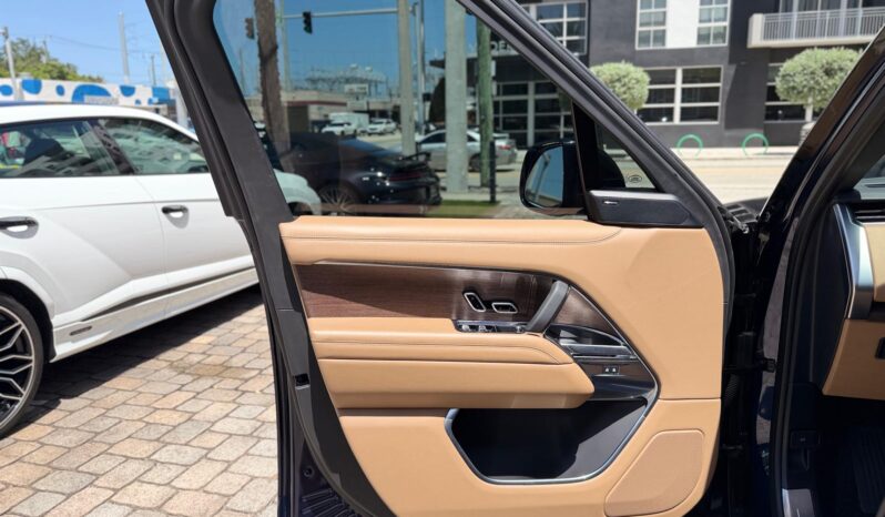 2023 Land Rover Range Rover P530 SE LWB full