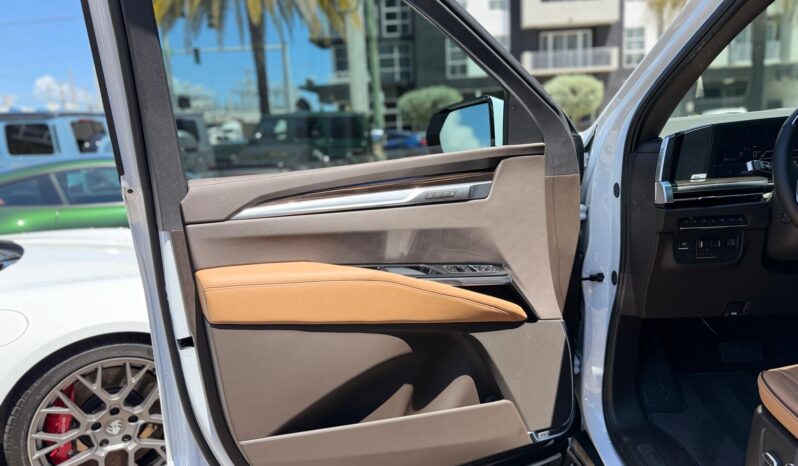2026 Cadillac Escalade Luxury 4WD full