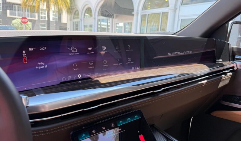 2026 Cadillac Escalade Luxury 4WD full