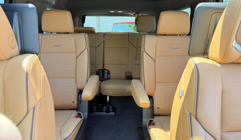 2026 Cadillac Escalade Luxury 4WD full