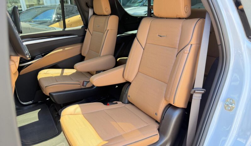 2026 Cadillac Escalade Luxury 4WD full