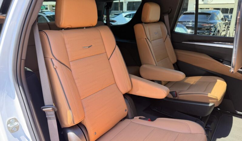 2026 Cadillac Escalade Luxury 4WD full