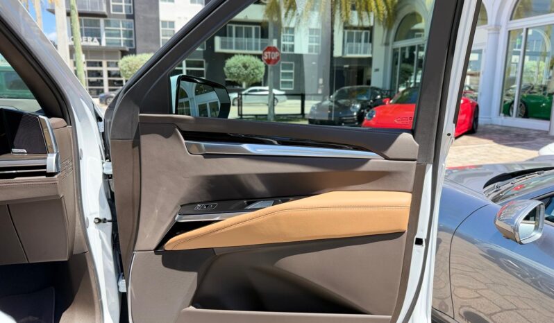 2026 Cadillac Escalade Luxury 4WD full
