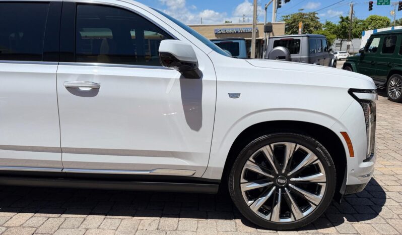 2026 Cadillac Escalade Luxury 4WD full