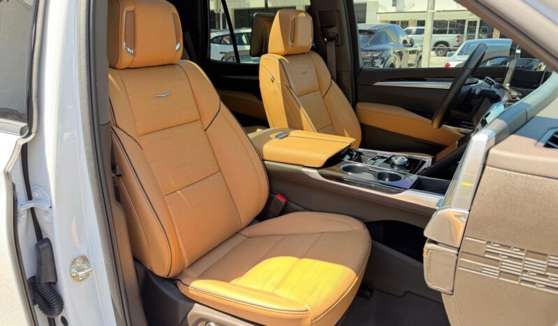 2026 Cadillac Escalade Luxury 4WD full