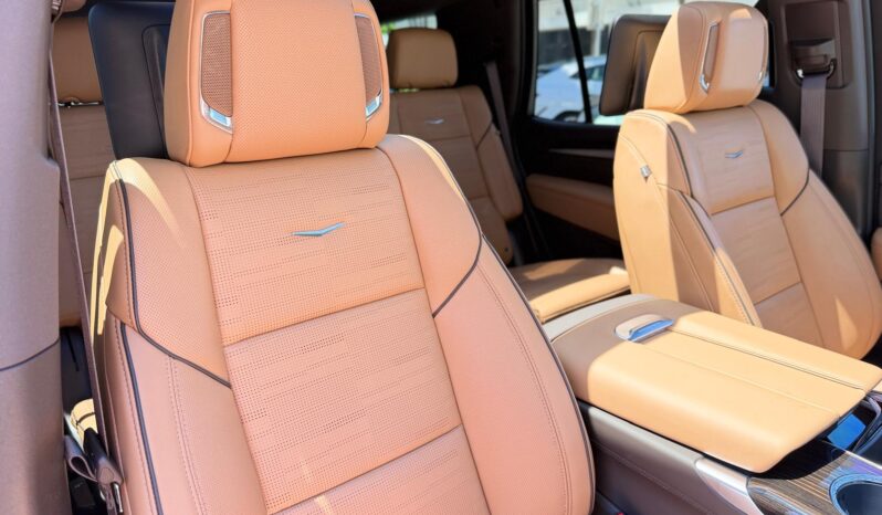 2026 Cadillac Escalade Luxury 4WD full