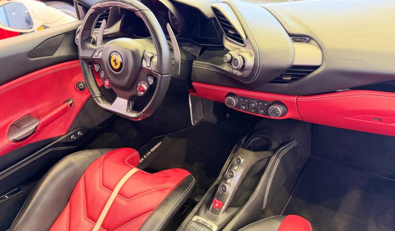 2017 Ferrari 488 GTB full