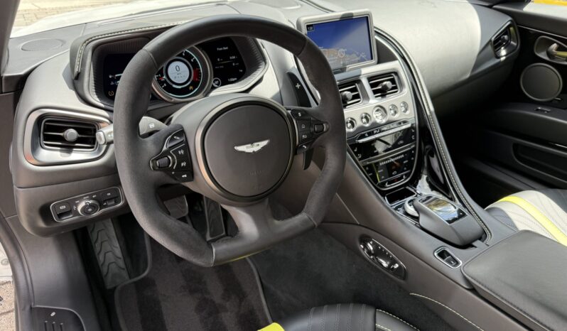 2020 Aston Martin DB11 AMR full