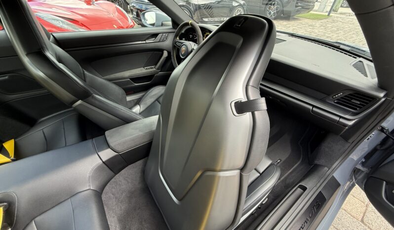 2024 Porsche 911 Carrera GTS full