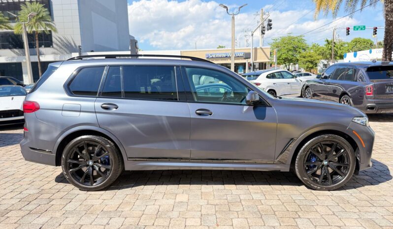 2021 BMW X7 M50i Dark Shadow Edition full