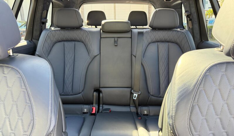 2021 BMW X7 M50i Dark Shadow Edition full